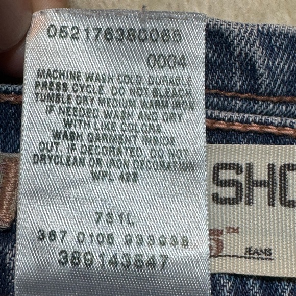 Levi's 515 Classic Denim Shorts - Picture 6 of 6